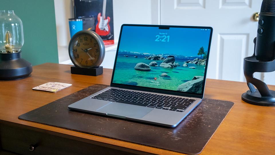 ماك بوك اير M5