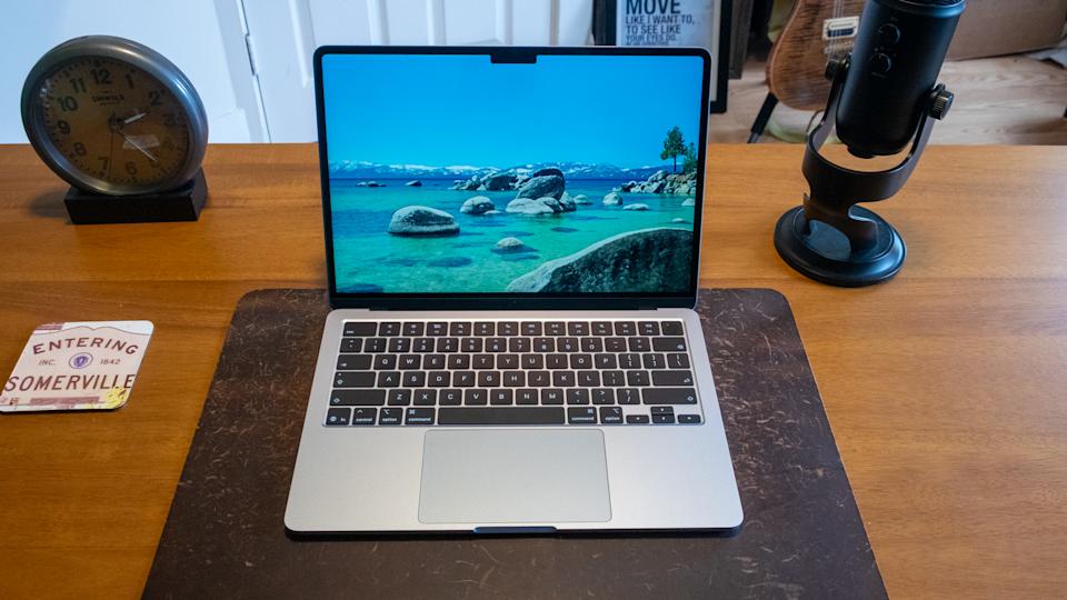 ماك بوك اير M5