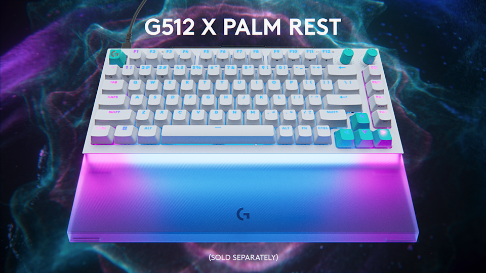 يعمل مسند راحة اليد الاختياري من Logitech على تعزيز إخراج شريط الإضاءة RGB المثبت في المقدمة من Logitech G512 X.