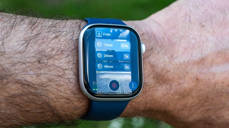 تطبيق Blackmagic Camera معروض على Apple Watch