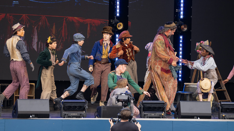 العرض المسرحي المجاني West End Live من ميدان الطرف الأغر في لندن