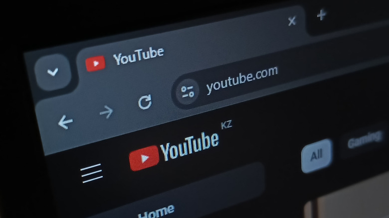 يوتيوب مفتوح في متصفح الويب