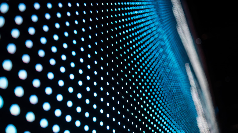 تصوير رسومي مقرب لتقنية OLED على شاشة تلفزيون